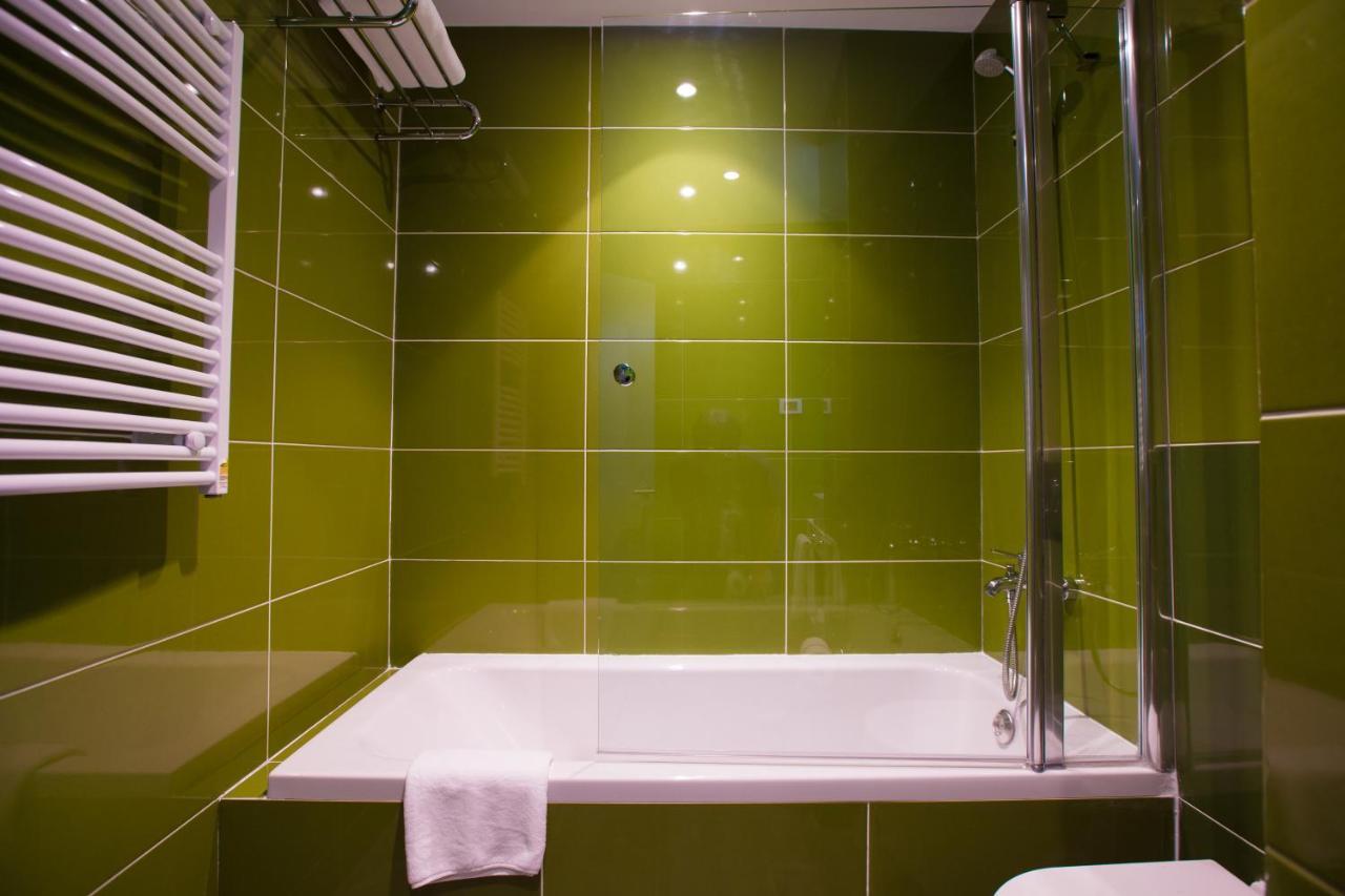 Atyraū Chagala Ural Residence מראה חיצוני תמונה