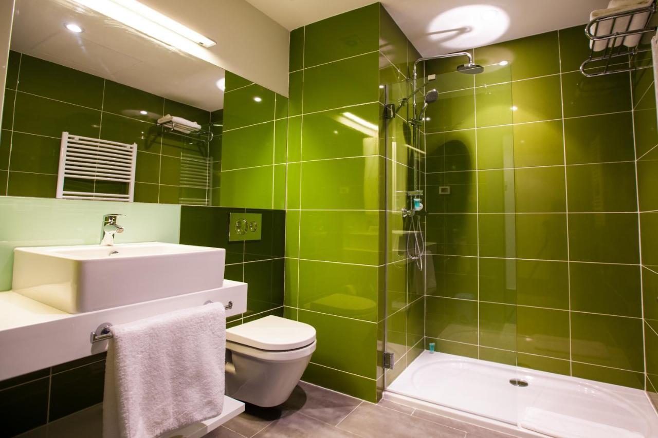 Atyraū Chagala Ural Residence מראה חיצוני תמונה